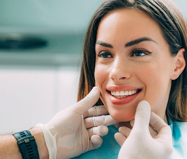 Kaç Tür Diş Protezi Vardır? Diş Protez Çeşitleri